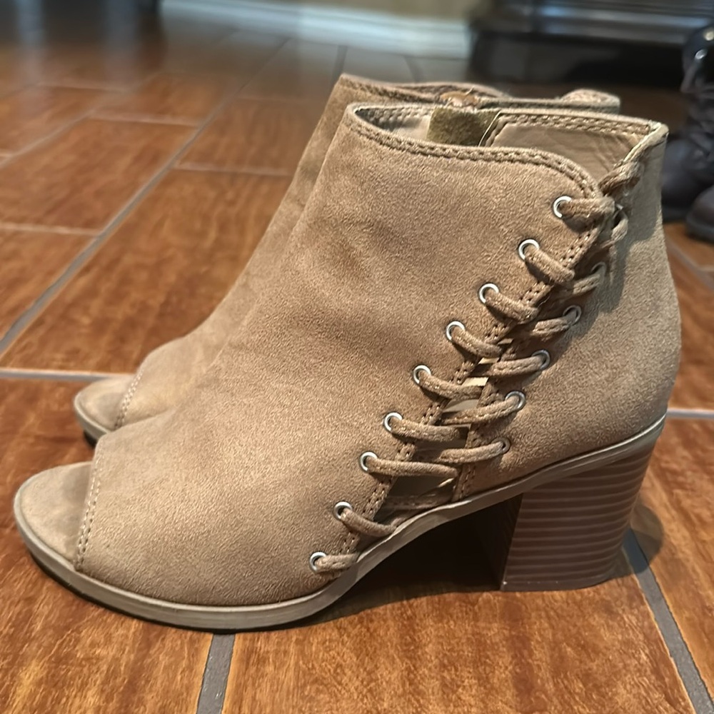 Light brown suede booties
